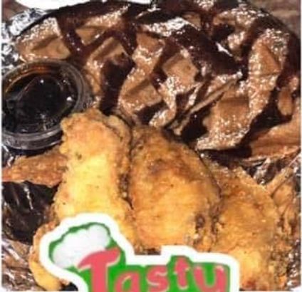 Oreo waffle with fried wings